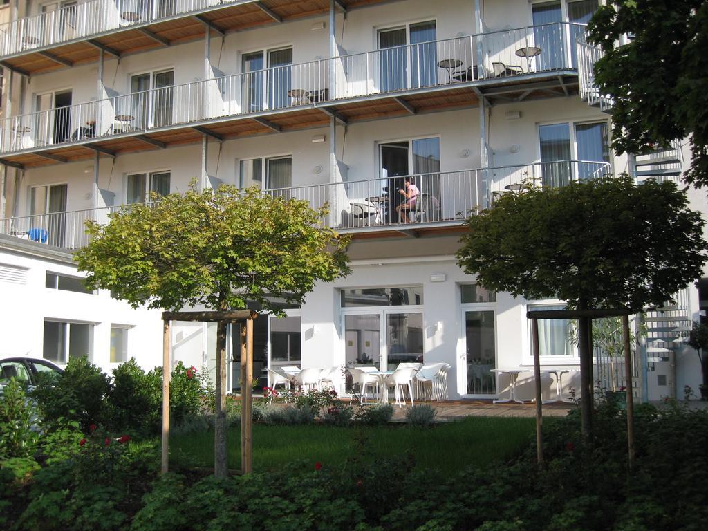 City Hotel Линц Экстерьер фото