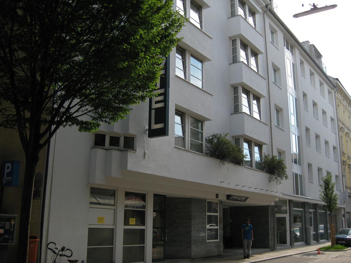 City Hotel Линц Экстерьер фото