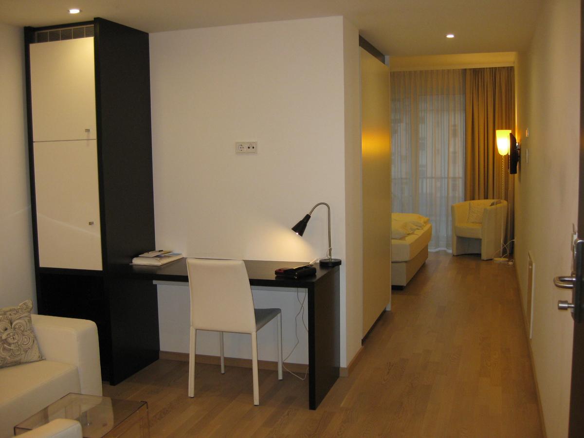 City Hotel Линц Экстерьер фото