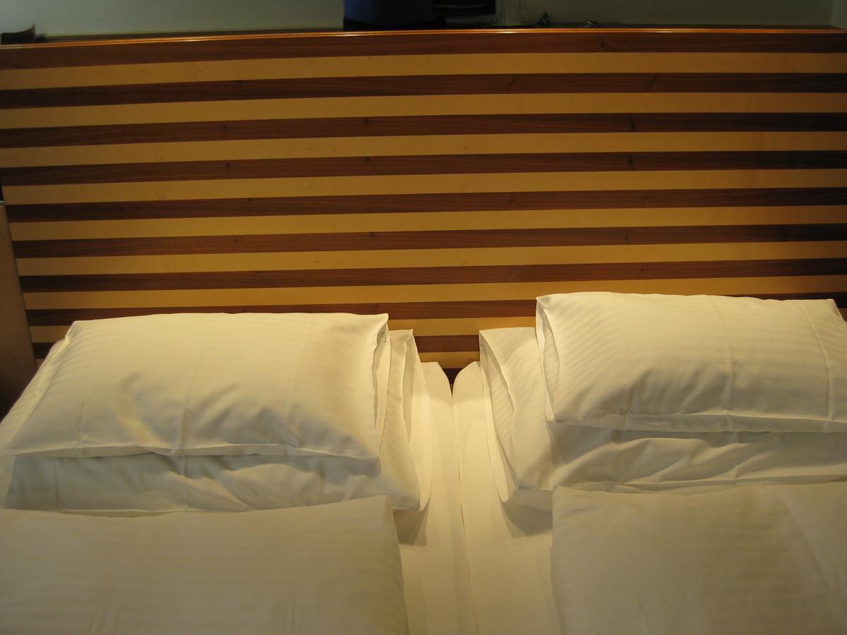 City Hotel Линц Экстерьер фото